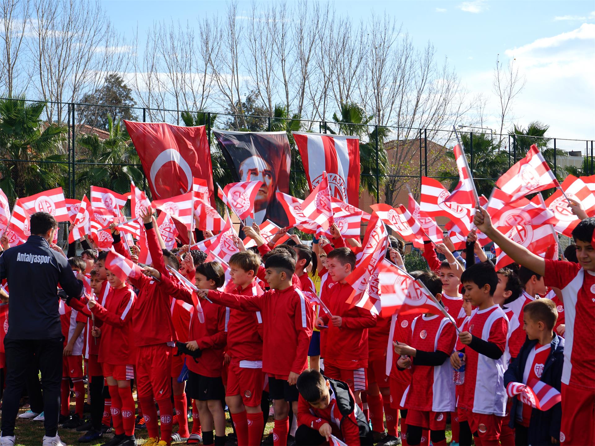 Antalyaspor Futbol Okullarımız Gelişim ve Kış Kampı’nı Tamamladı
