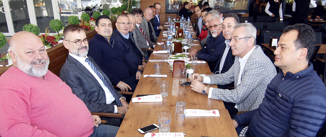 Antalyaspor A.Ş. ve Kulüp Derneği Yönetimlerimiz Öğle Yemeğinde Bir Araya Geldi