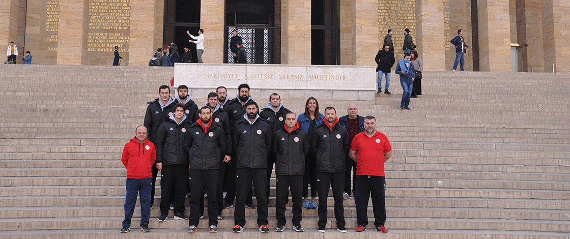 Basketbol Takımımız Anıtkabir'i Ziyaret Etti