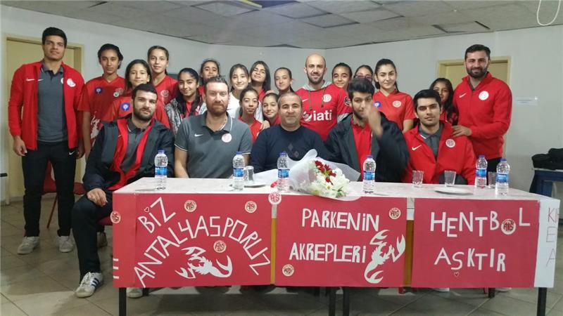 Antalyaspor Hentbol Takımı Baraj Ortaokulu’nda