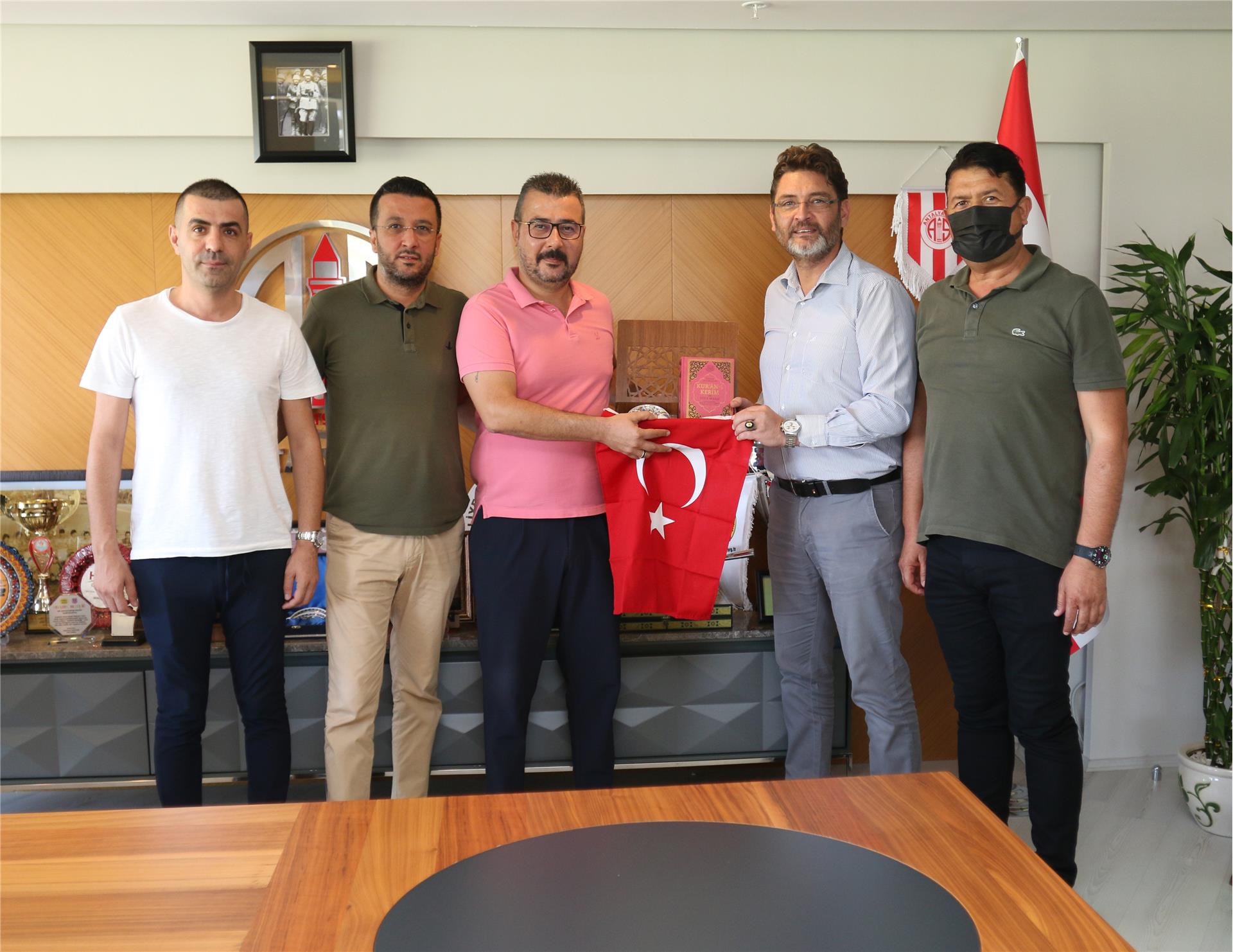 Korkuteli Belediye Başkanı Ömer İşlek FTA Antalyaspor'umuzu Ziyaret Etti