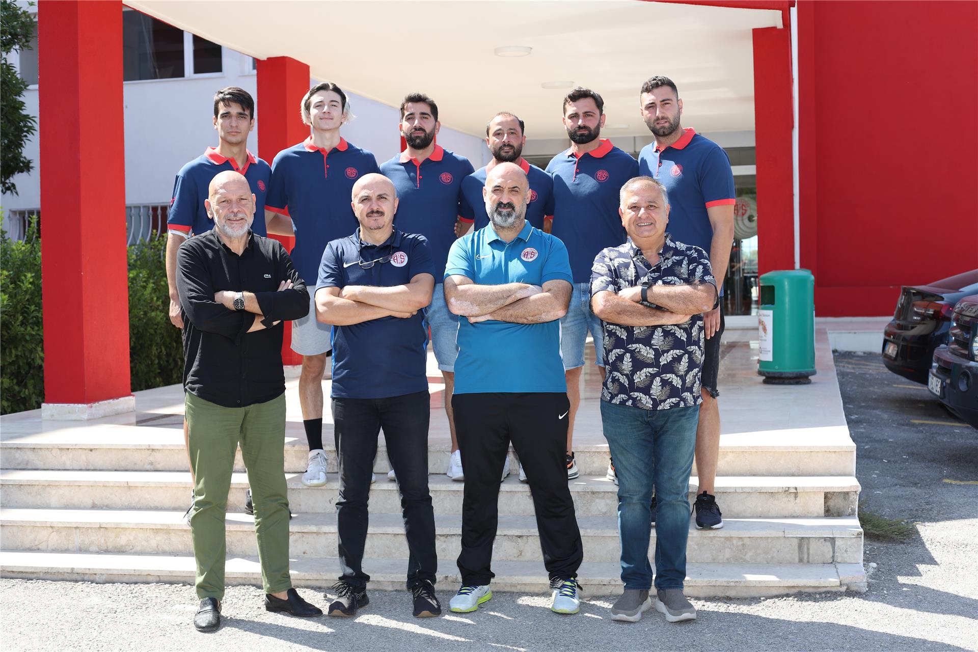 Hentbol Takımımız 6 Antalyalı Sporcuya İmza Attırdı