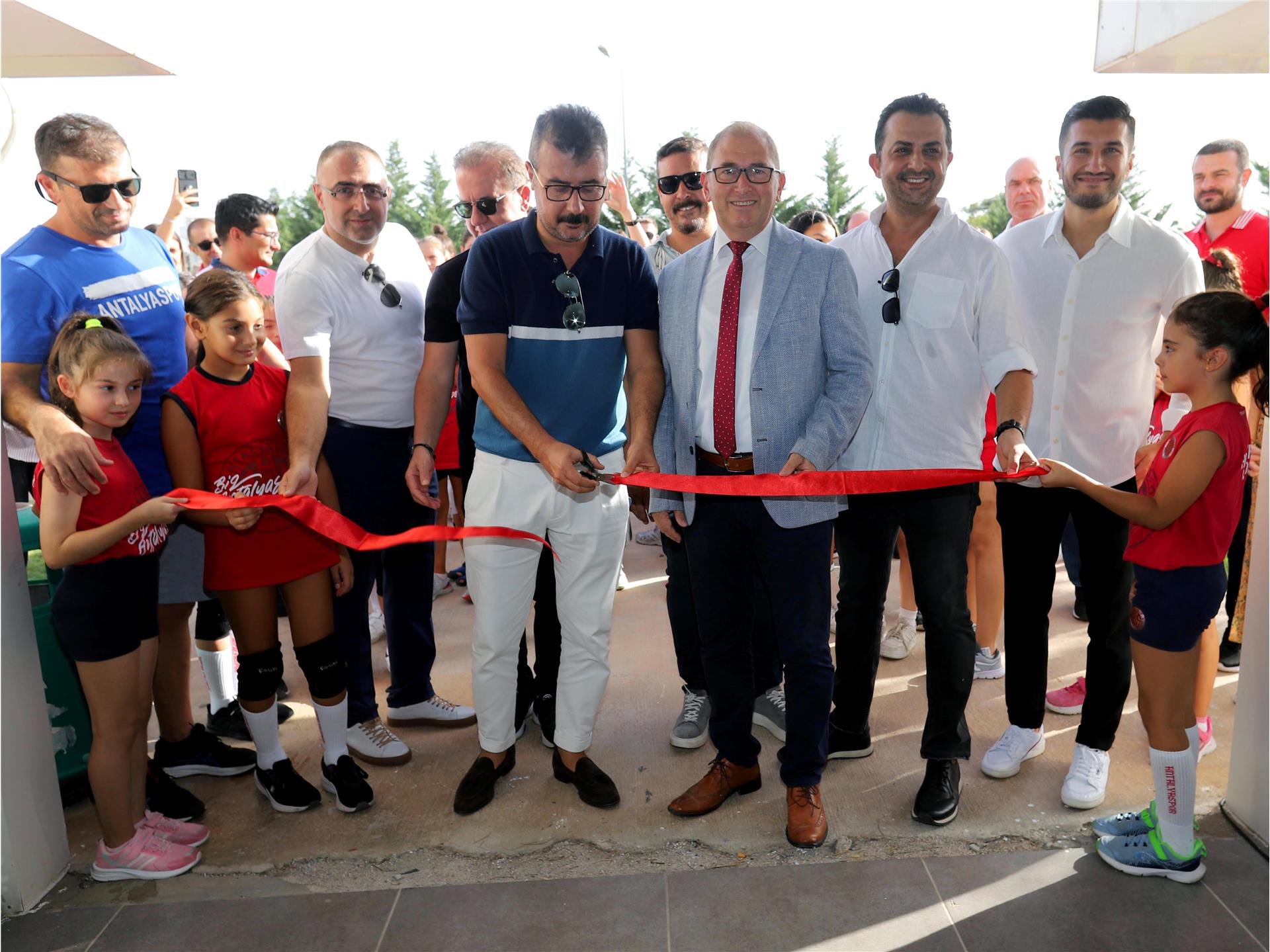 Ahmet Uluç Spor Salonu ve Voleybol Sezonu Açıldı