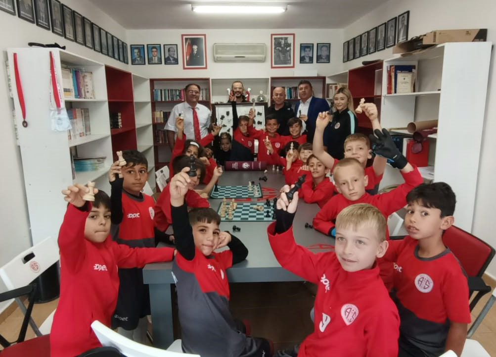 Satranç Ustası Serkan Köse Altyapı Futbolcularımıza Eğitim Verecek