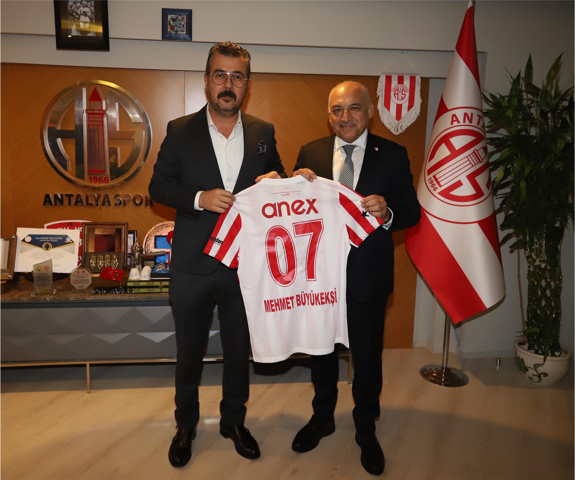 TFF Başkanı Mehmet Büyükekşi ve TFF Yönetim Kurulu Üyeleri Kulübümüzü Ziyaret Etti