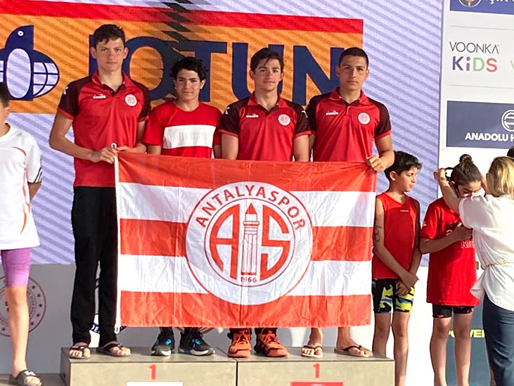 Antalyaspor'lu Yüzücüler Akdeniz’de Zirvede