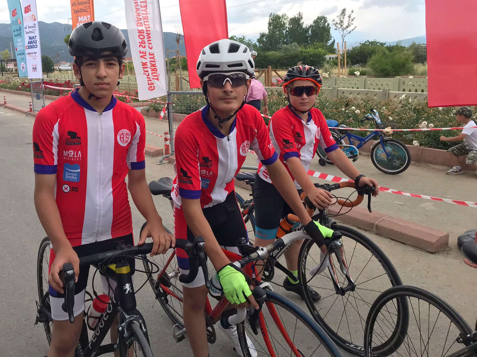 Genç Bisikletçilerimiz Burdur’da İkinci Oldu