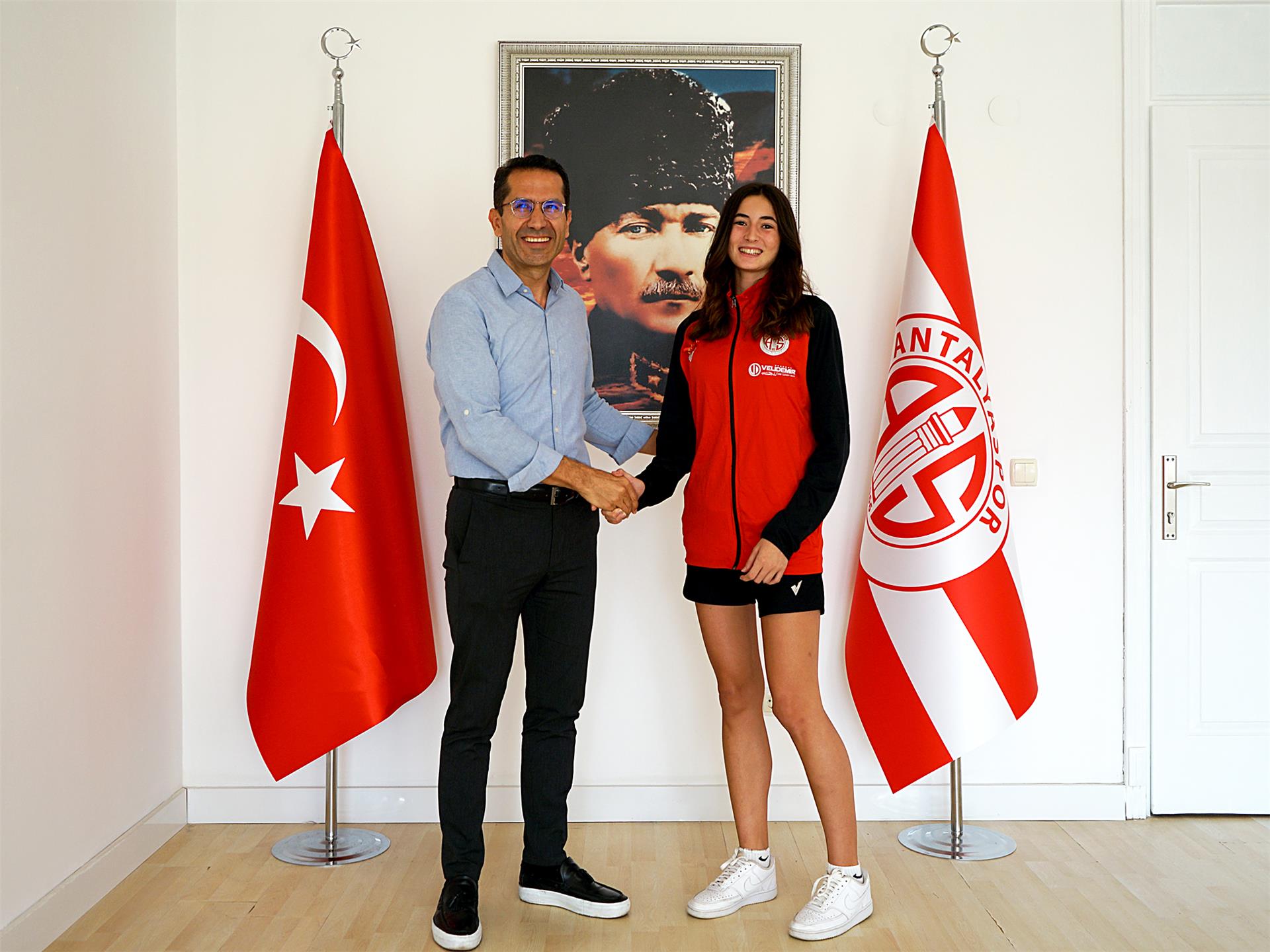 Başarılı Genç Atletimiz Kulübümüzü Ziyaret Etti