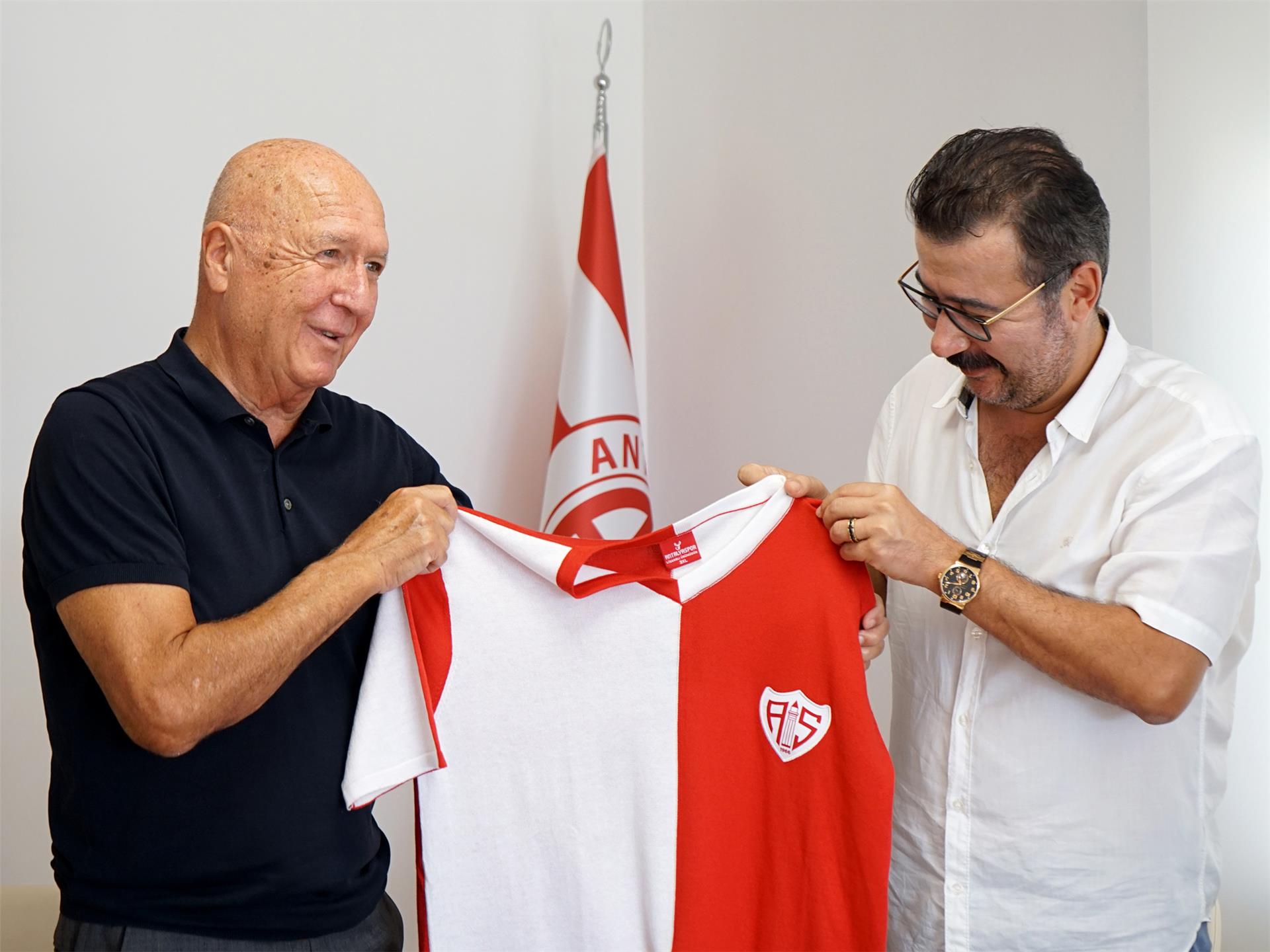 Hasan Subaşı’ndan Kulübümüze Ziyaret