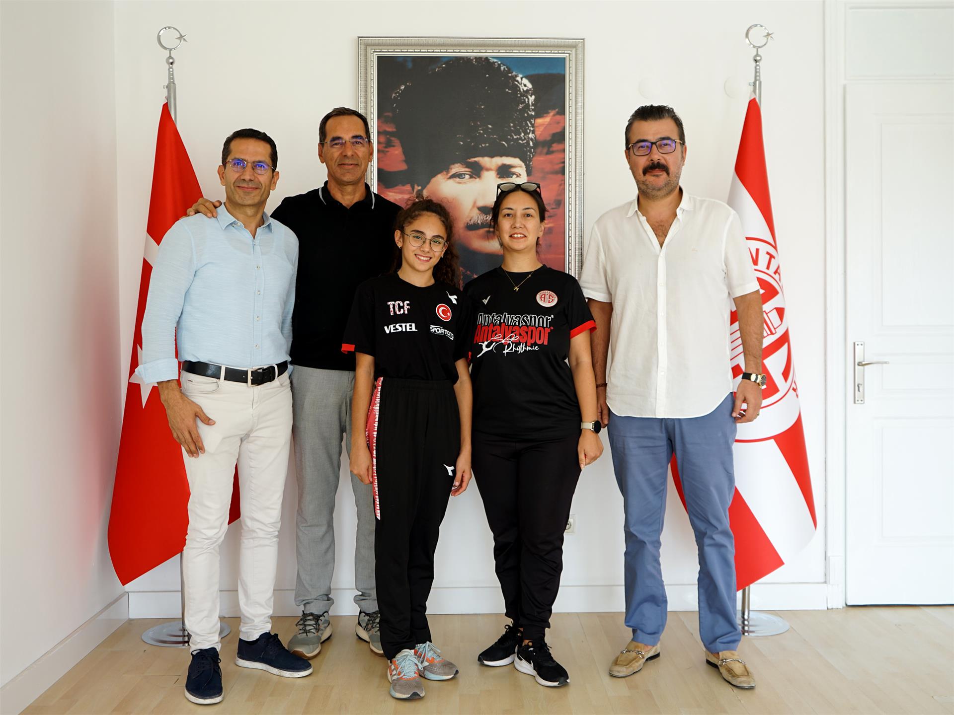 Balkan Şampiyonu Camcı Kulübümüzü Ziyaret Etti