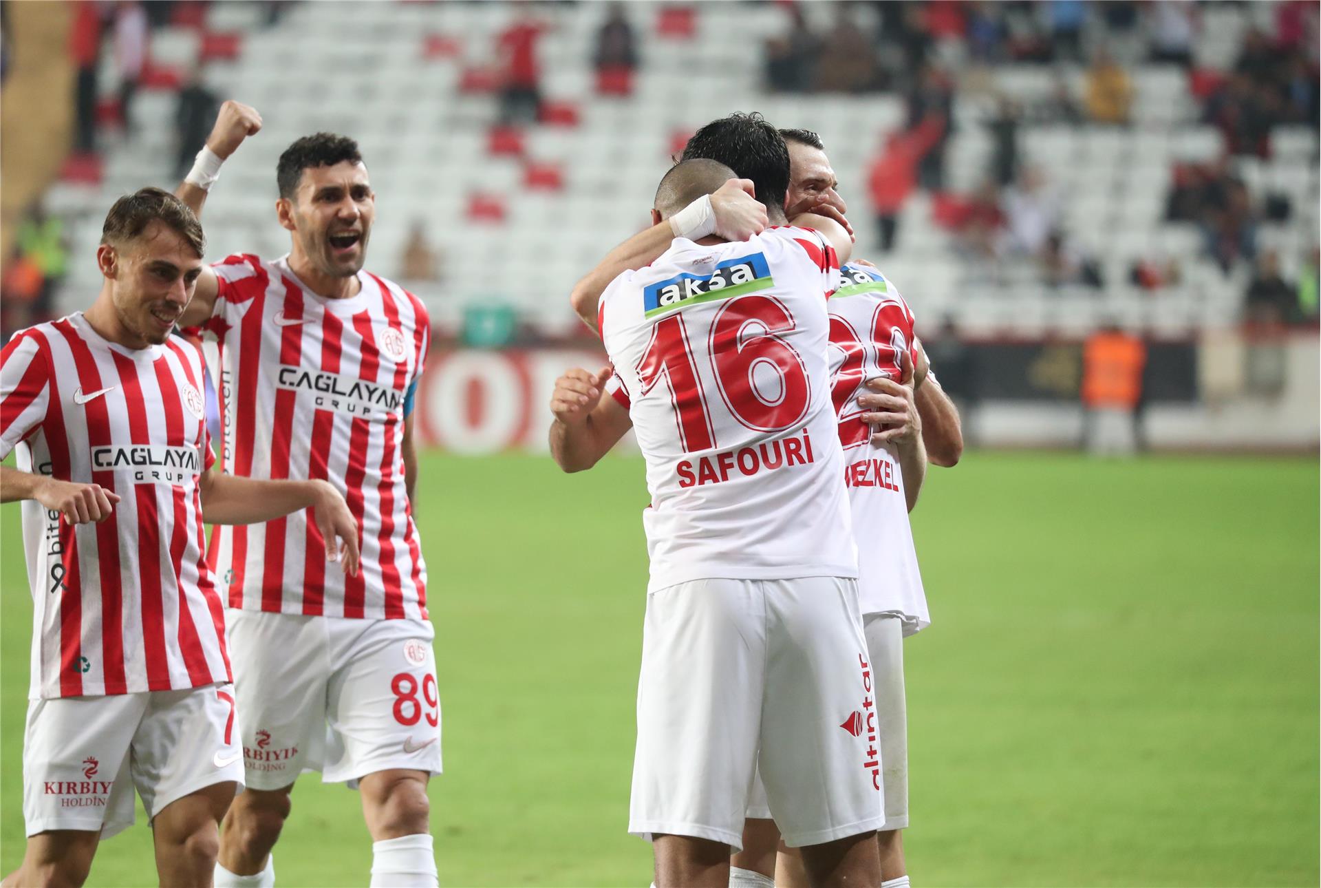 Antalyaspor Kulübü Antalya 3-2 JK Jimnastik Kulübü Beşiktaş Istanbul ::  Resumos :: Vídeos 