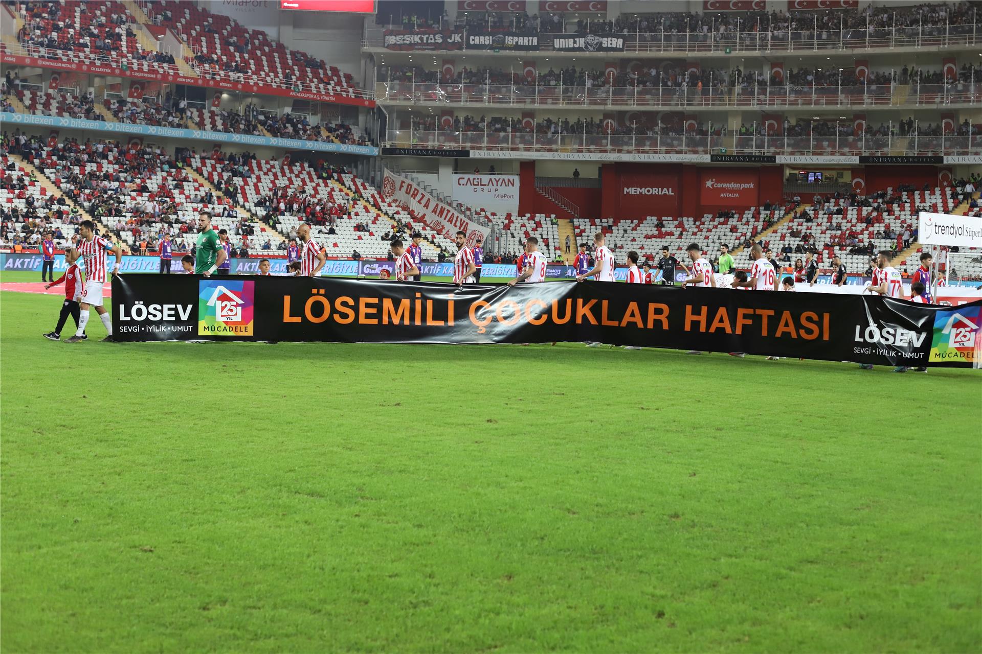 Antalyaspor Kulübü Antalya 3-2 JK Jimnastik Kulübü Beşiktaş Istanbul ::  Resumos :: Vídeos 