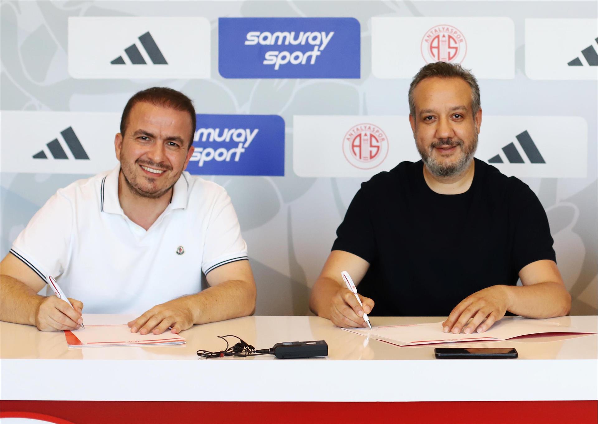 Kulübümüz 2 Sezon Boyunca Adidas Marka Ürünler Kullanacak
