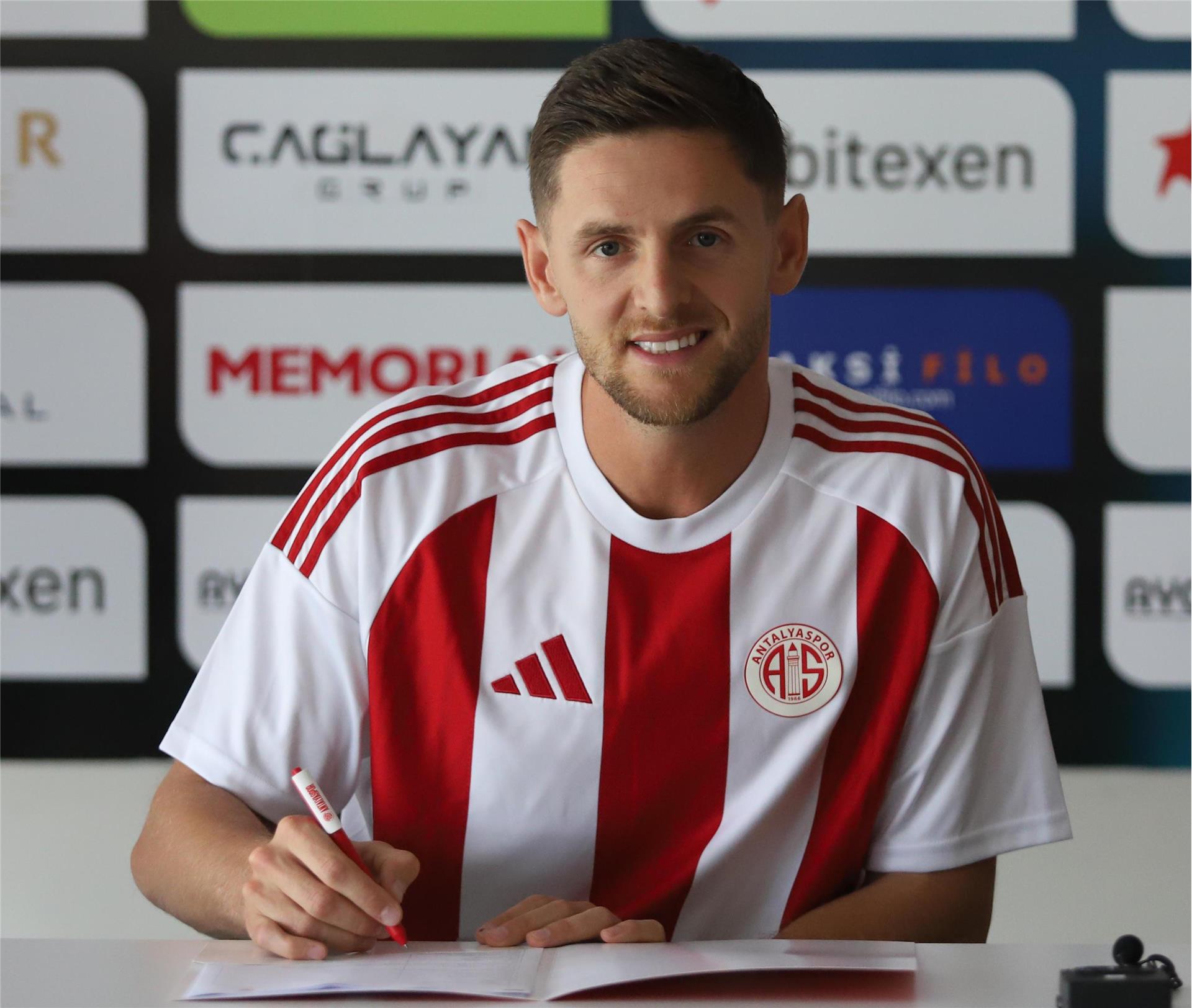 Kenan Pirić İmzayı Attı
