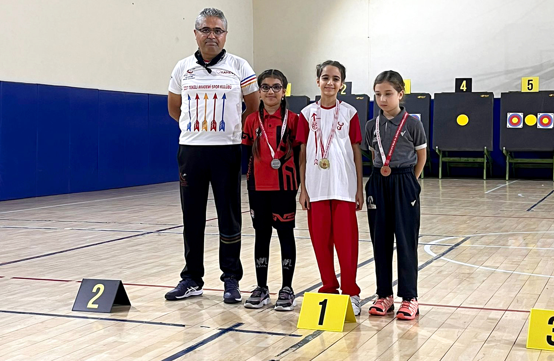 Okçumuz Dilruba Naz Altın Atışlarını Sürdürüyor