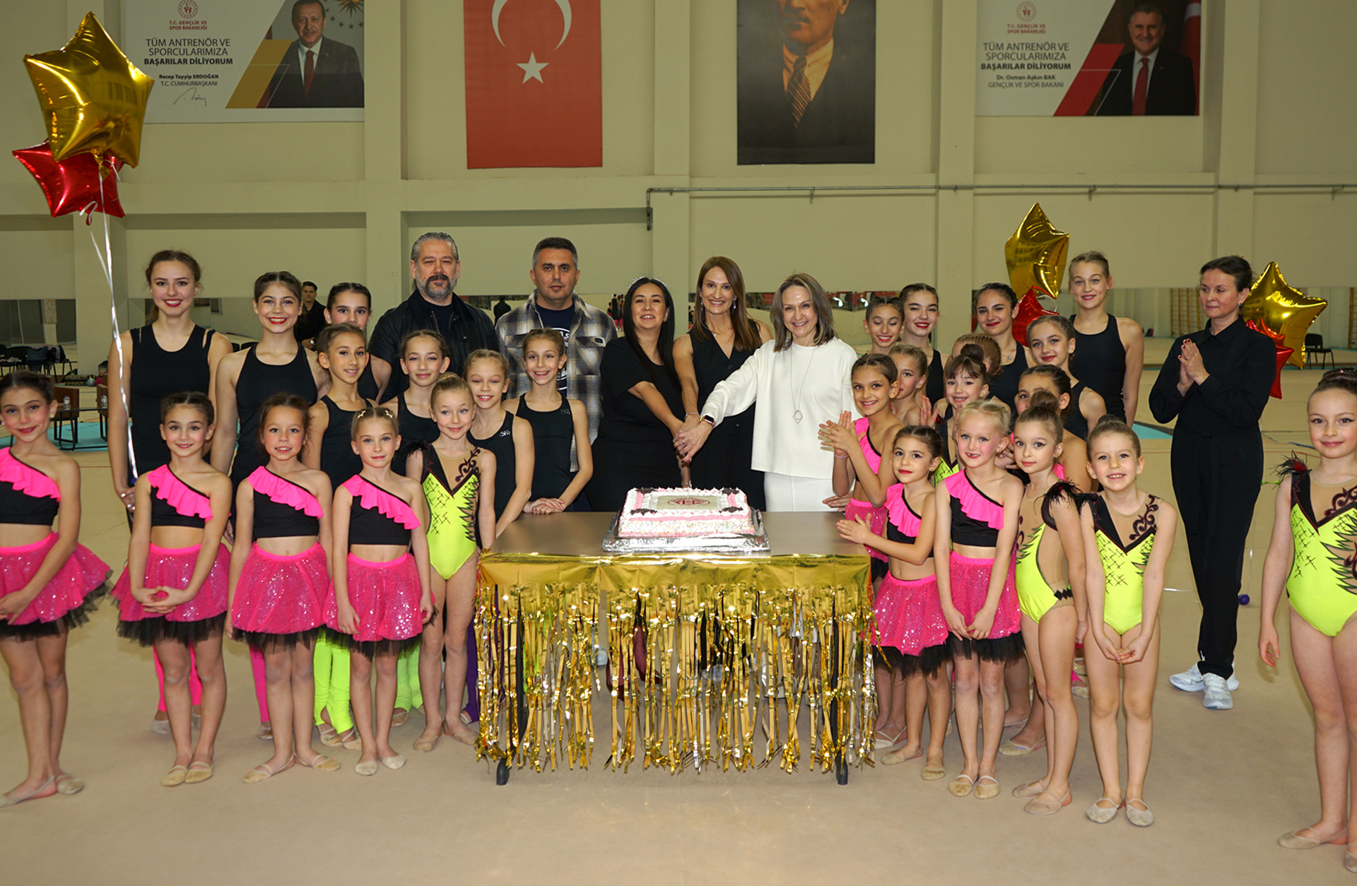 Cimnastikçilerimizden 2025’e Veda Gösterisi