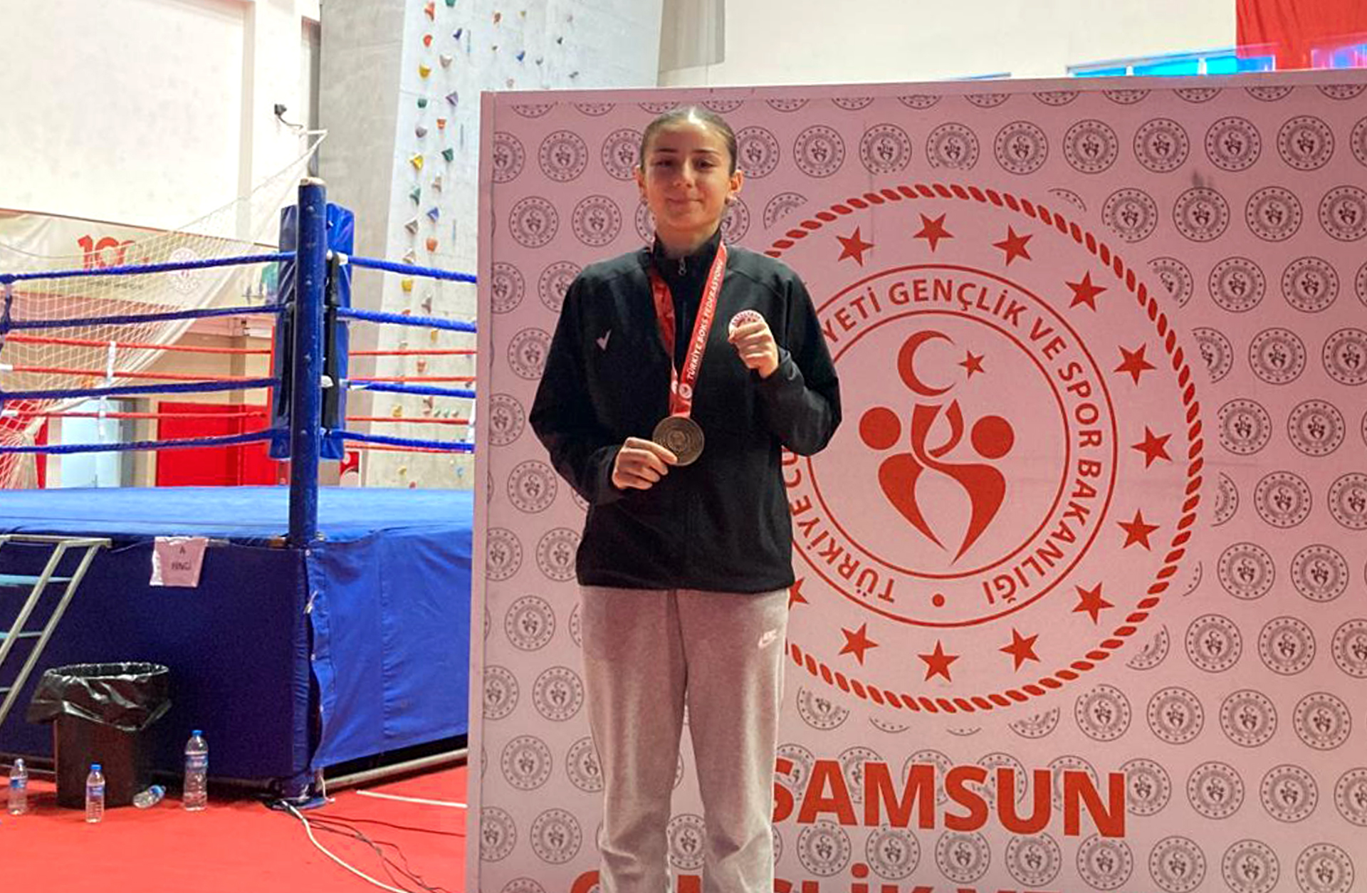 Boksörümüz Büşra’dan Samsun’da Bronz Madalya