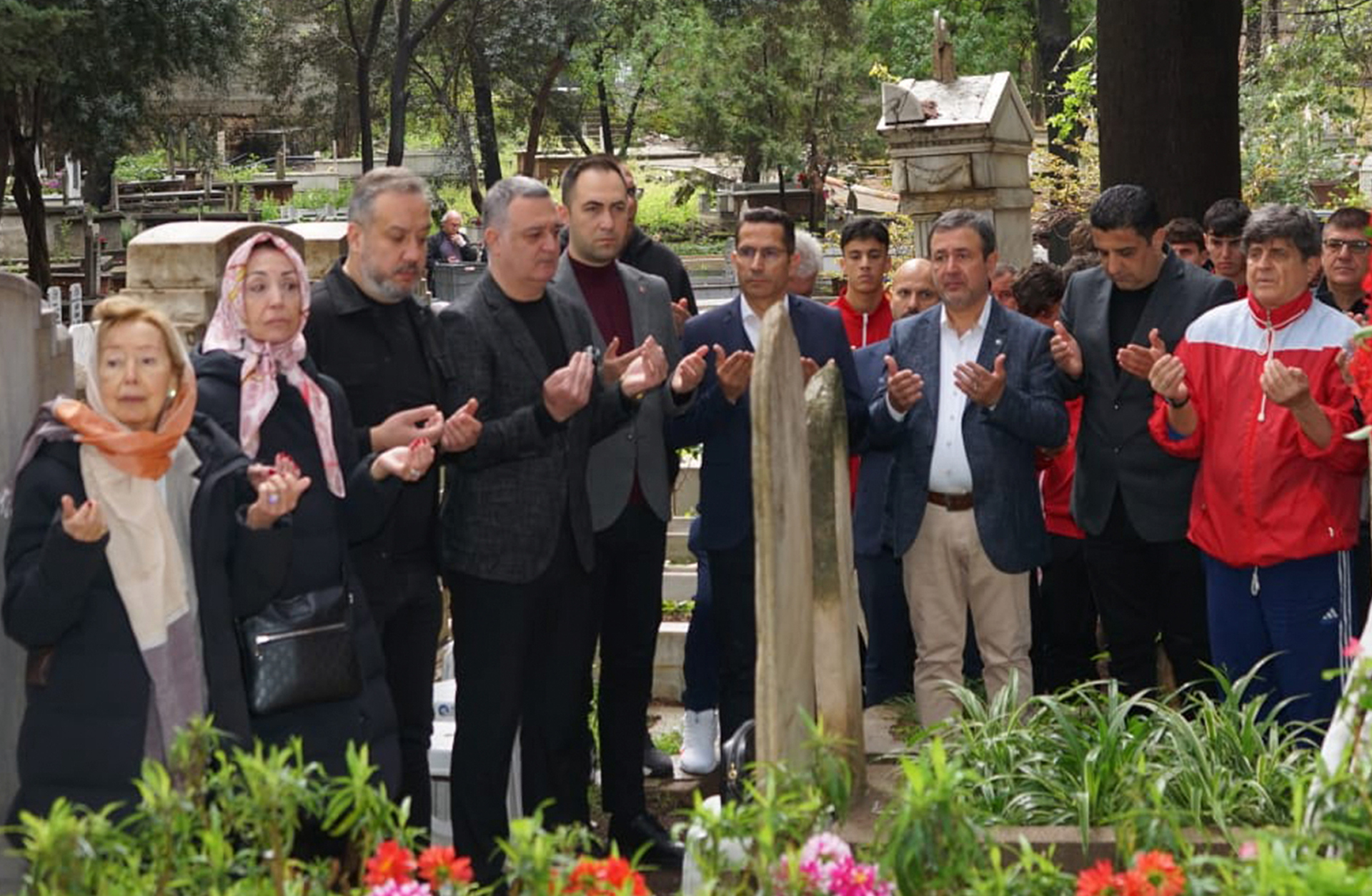 Kurucu Başkanımız Atilla Vehbi Konuk Mezarı Başında Anıldı