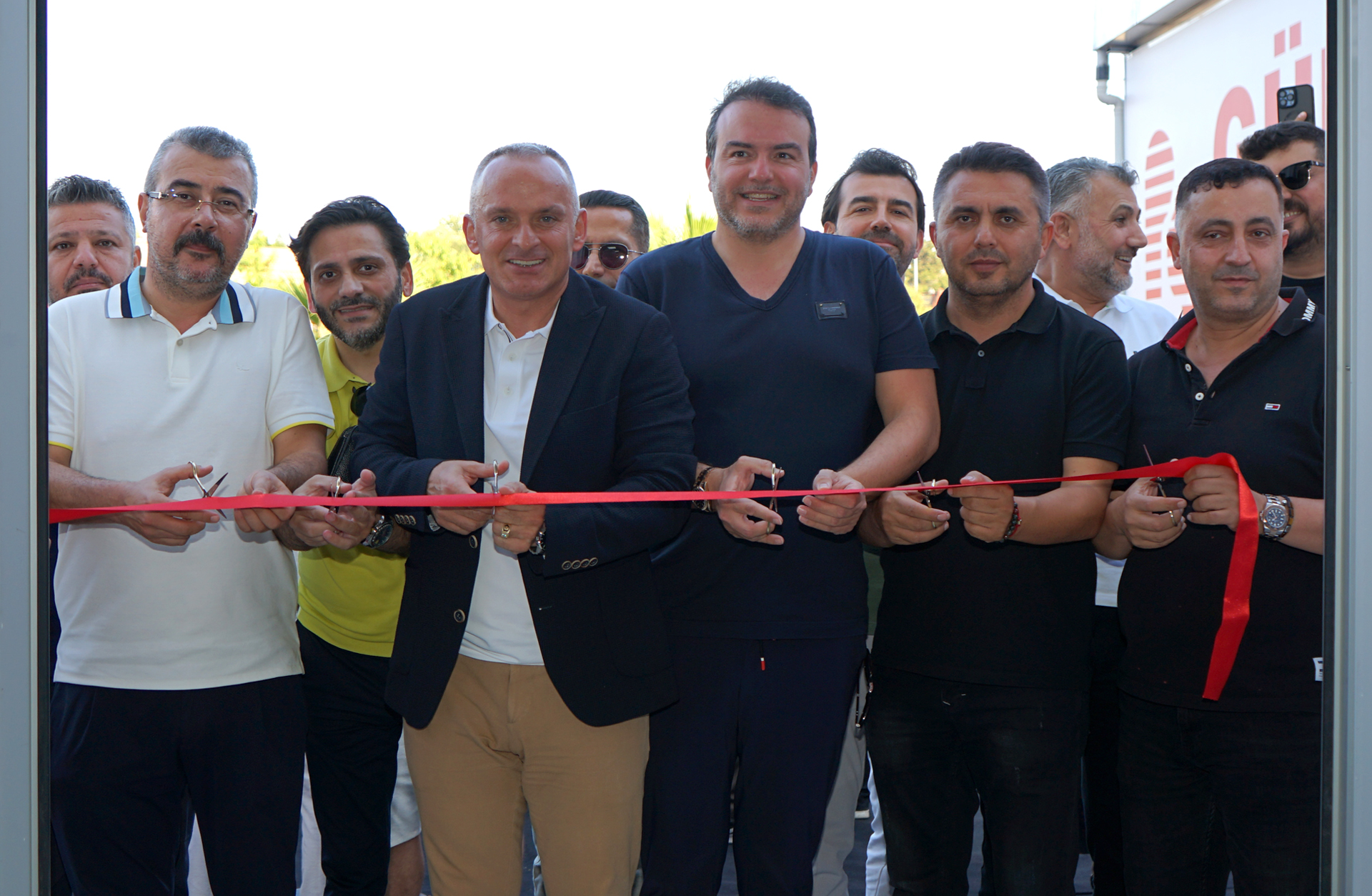 Kapalı Yüzme Havuzumuzun ve Yüzme Okullarımızın Yaz Döneminin Açılışı Yapıldı
