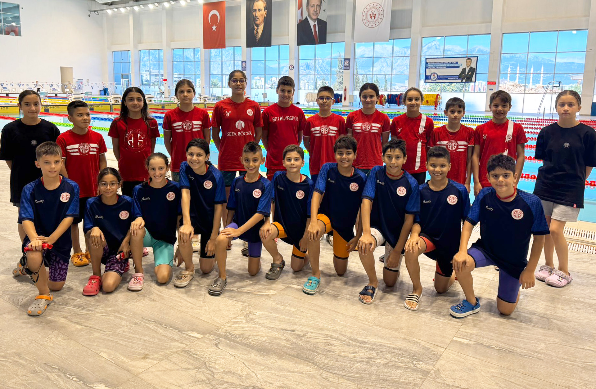 Minik Yüzücülerimiz Derecelerini Yenilediler