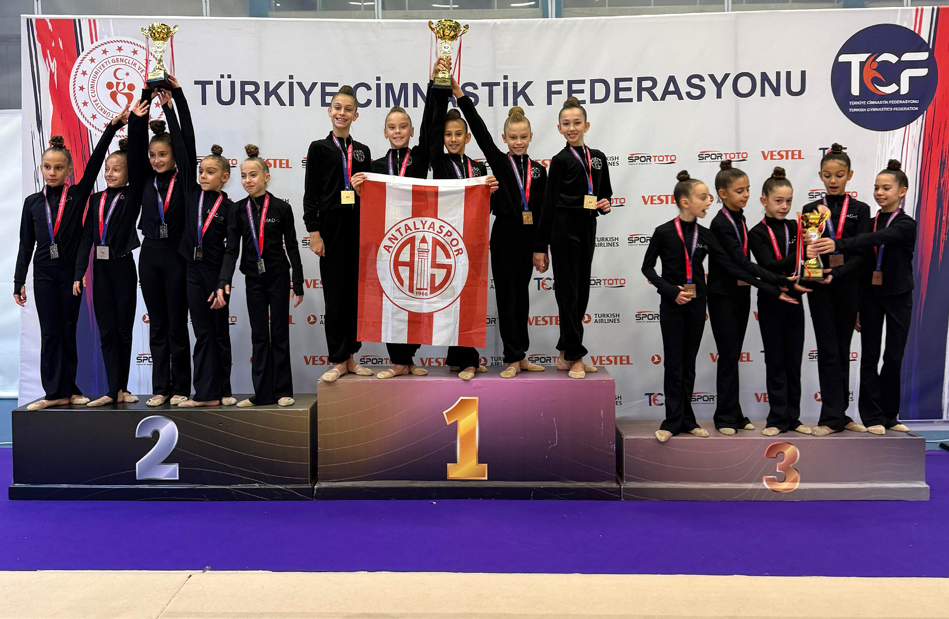 Küçük Cimnastikçilerimiz Türkiye Şampiyonu