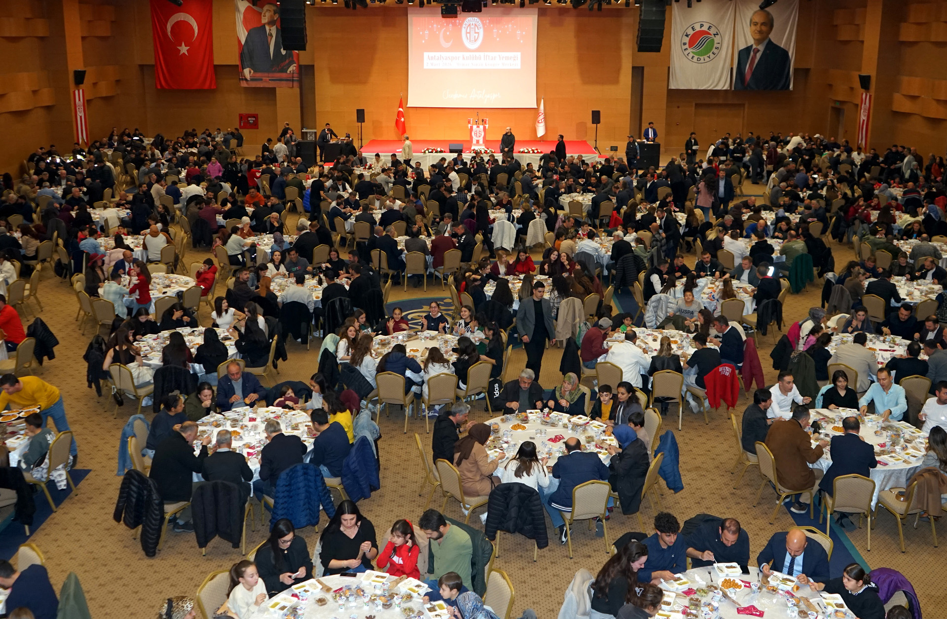 Camiamız Geleneksel İftar Sofrasında Buluştu