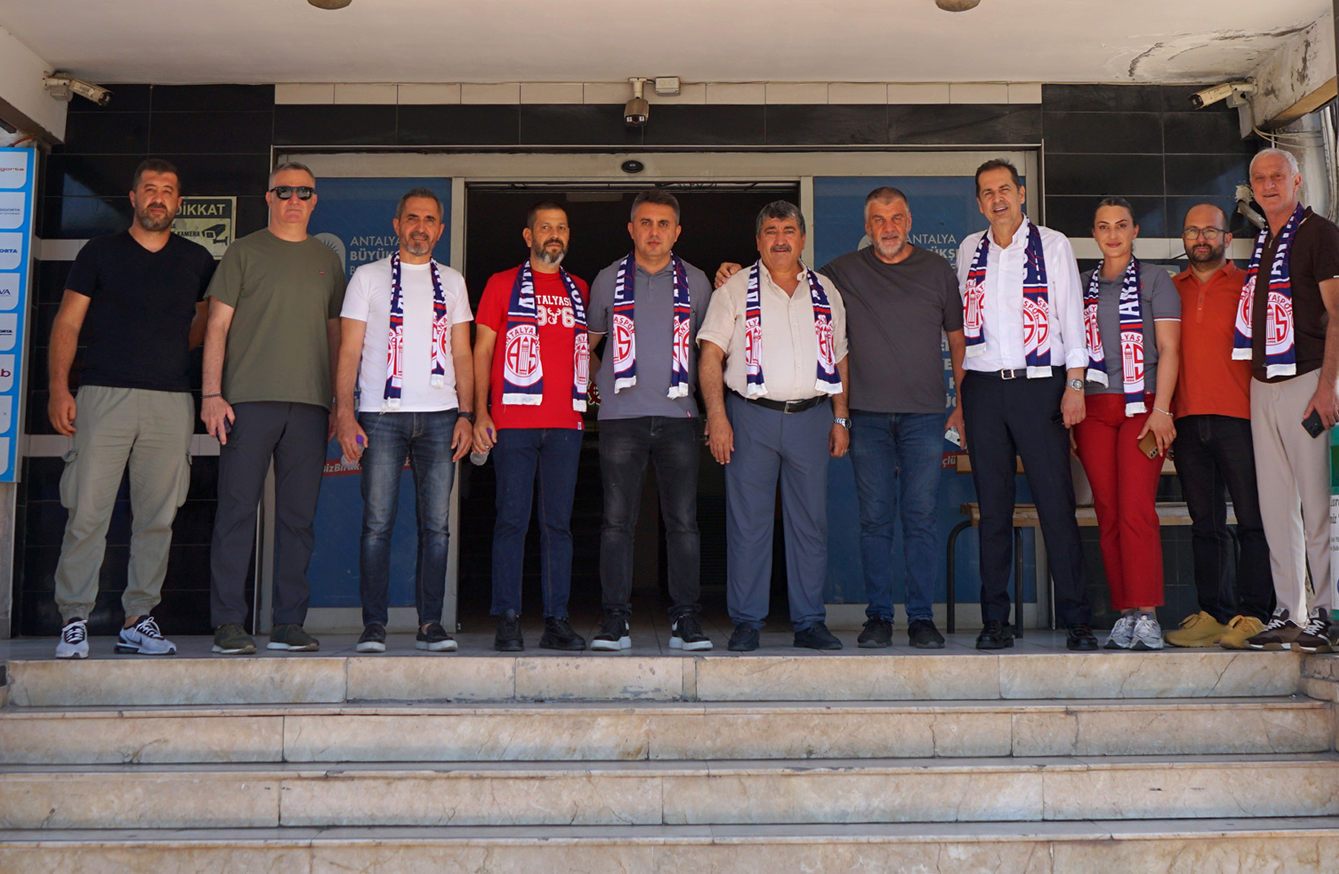 Kapı Kapı Antalya! Her Adımda Antalyaspor!