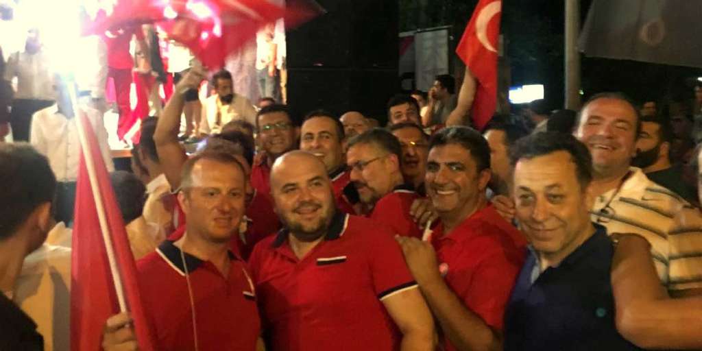 Antalyaspor Kulübü Yönetim Kurulumuz Demokrasi Nöbeti İçin Cumhuriyet Meydanında
