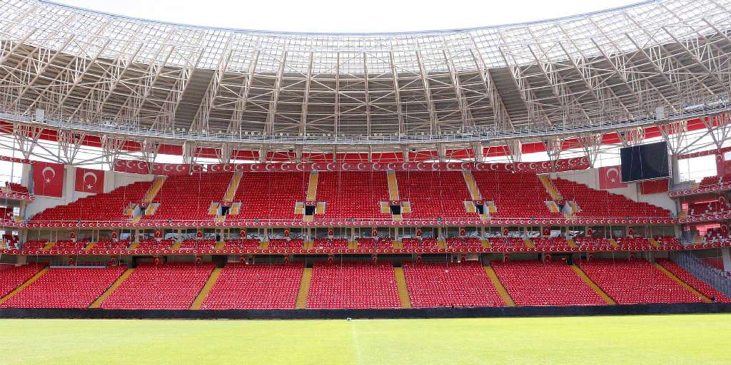 Antalya Stadyumu Türkiye - Rusya Maçına Hazır