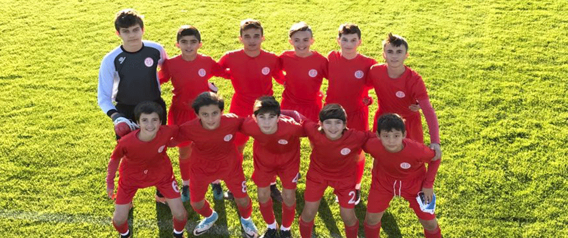 U14 ve U16 Futbol Takımlarımız Zenith ile Hazırlık Maçı Yaptı 