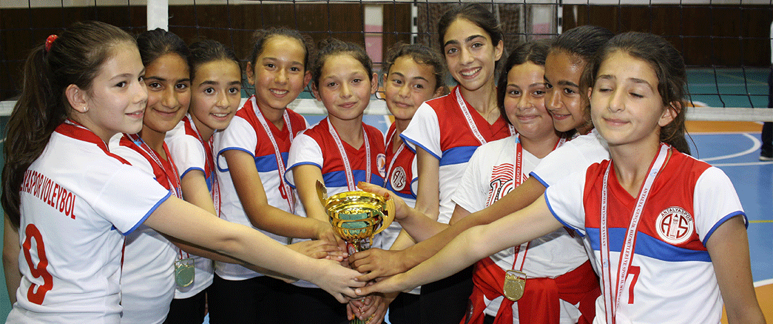 Minik Kızlarımız Filede Antalya Şampiyonu 