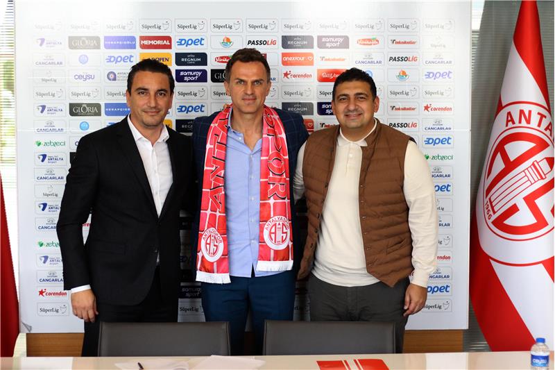Antalyasporumuz Stjepan Tomas ile Sözleşme İmzaladı