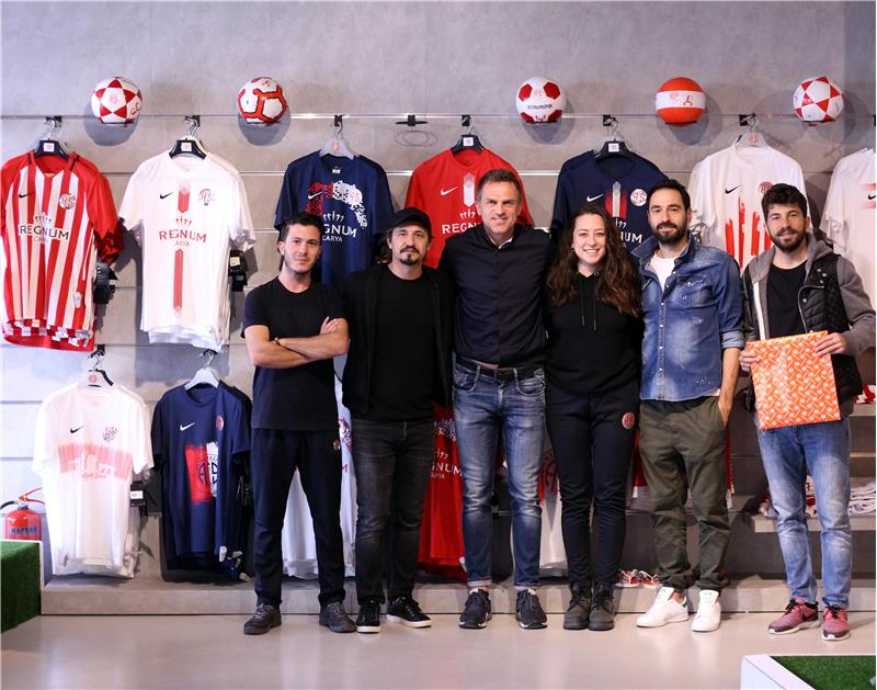 Tomas'dan AntalyasporStore'a Ziyaret