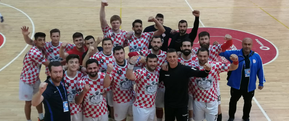 Parkenin Akrepleri İzmir’de Galip