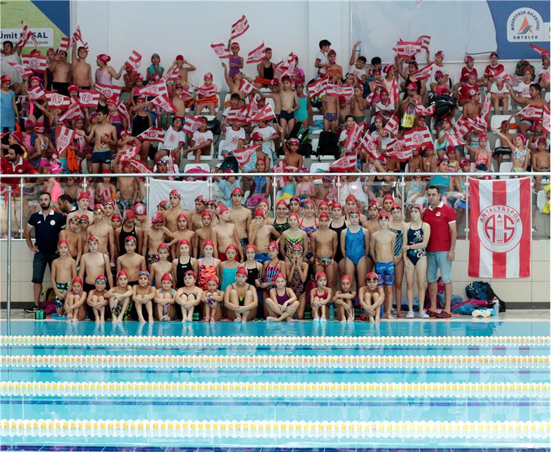 Antalyaspor’umuzdan Yüzme Şenliği