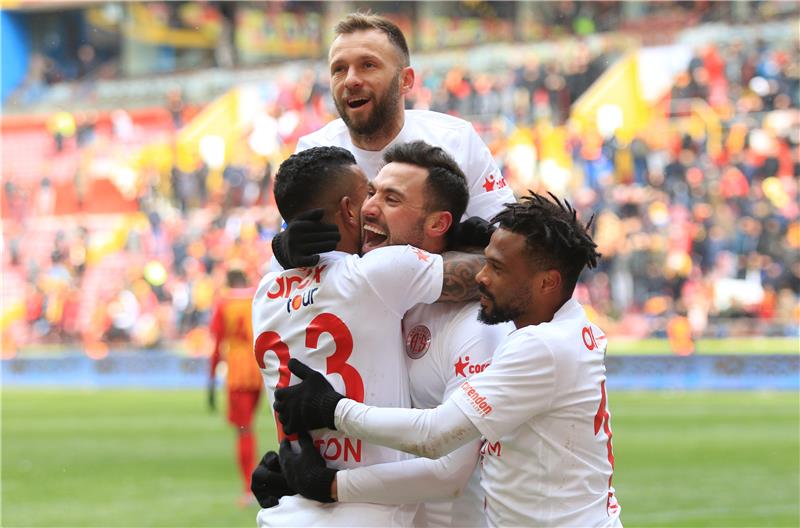MAÇA DOĞRU | Demir Grup Sivasspor x Fraport TAV Antalyaspor