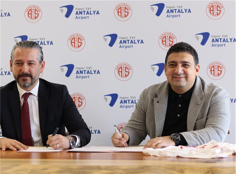 Antalyasporumuz Fraport-TAV İle İsim Sponsorluğu Anlaşması İmzaladı