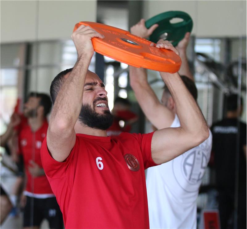 Günün İlk Antrenmanı Tamamlandı