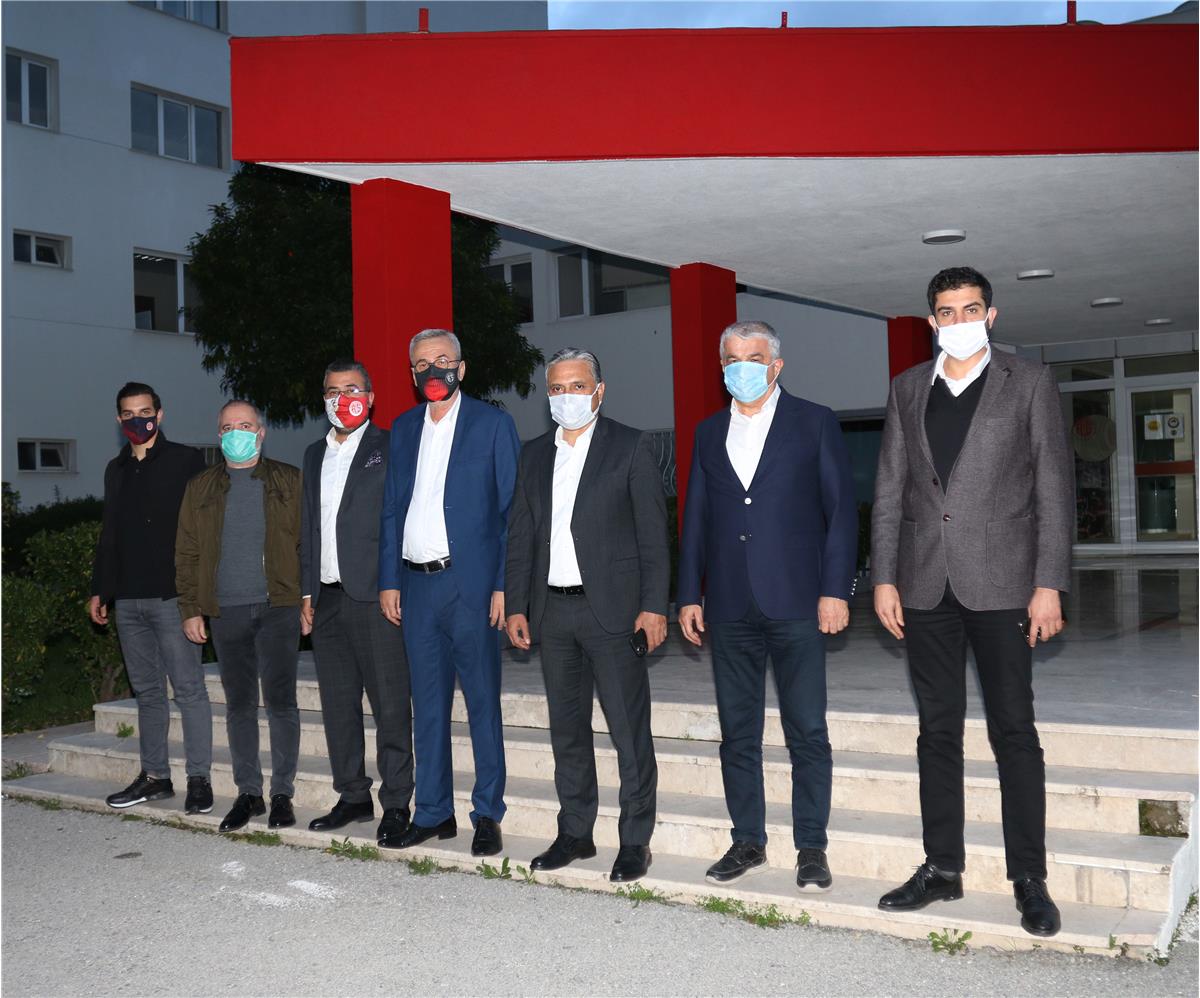 Muratpaşa Belediye Başkanı Ümit Uysal'dan Yılmaz’a Ziyaret