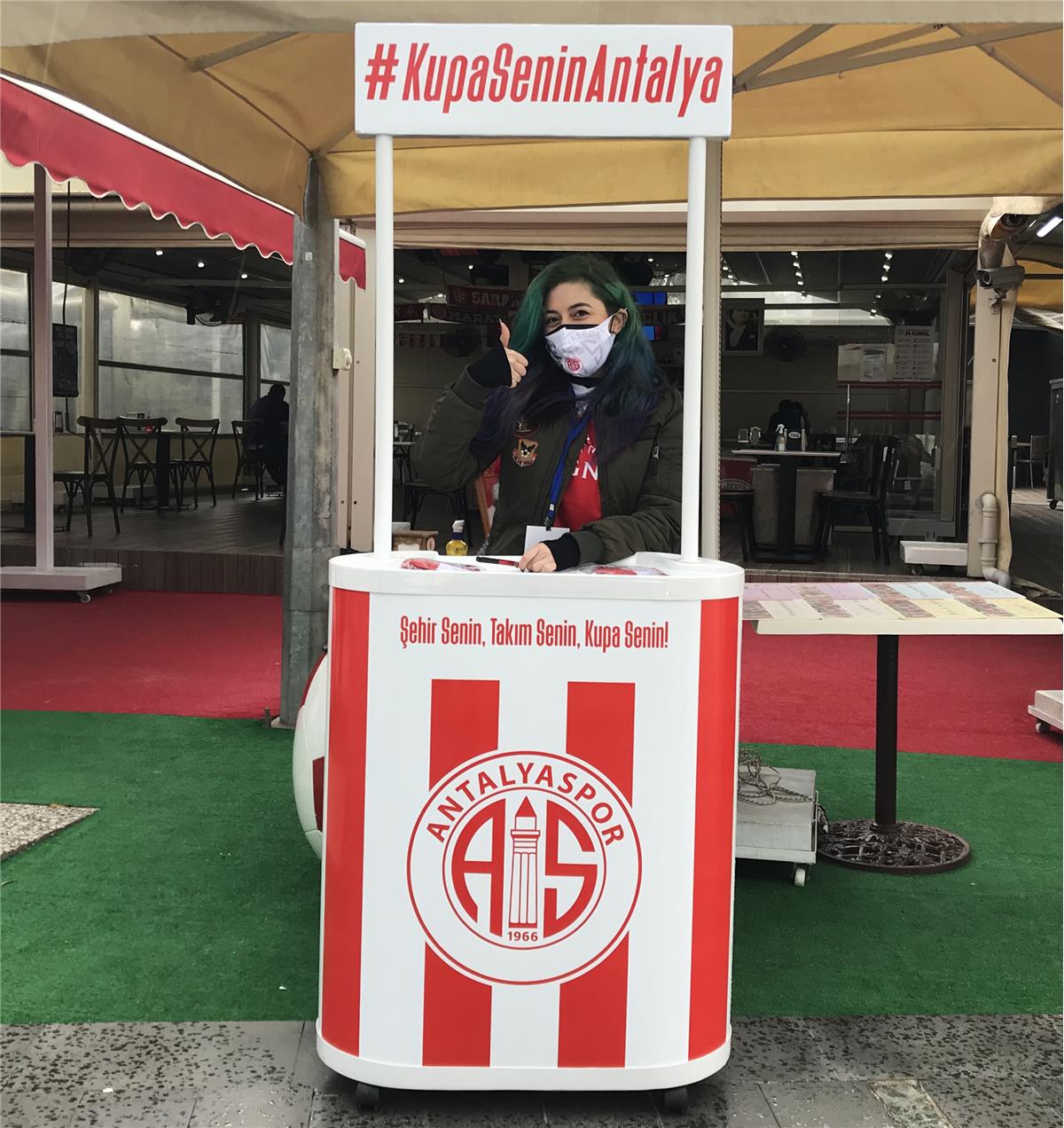 Bayraklar 9 Noktada Satışta
