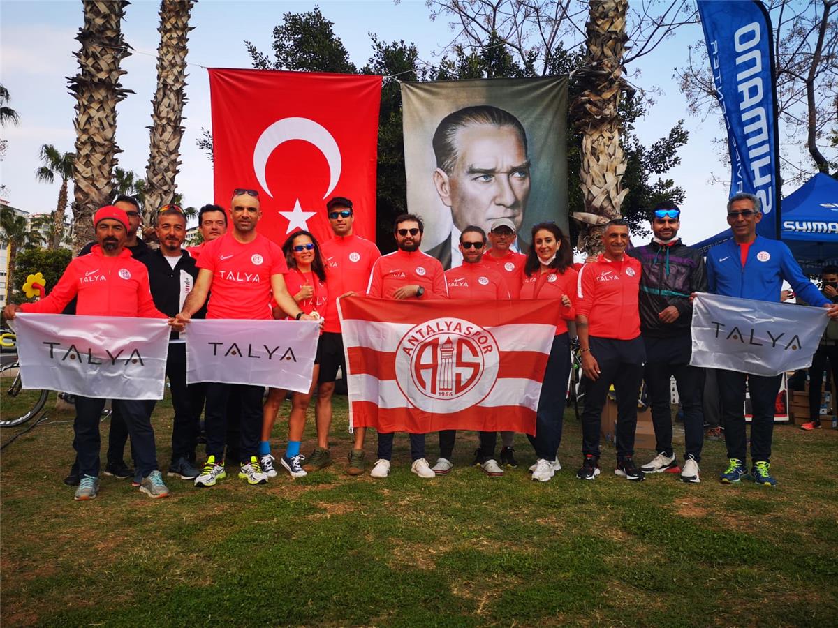 Triatlonda Mersin’den 3 Altın 2 Bronz ile Döndük