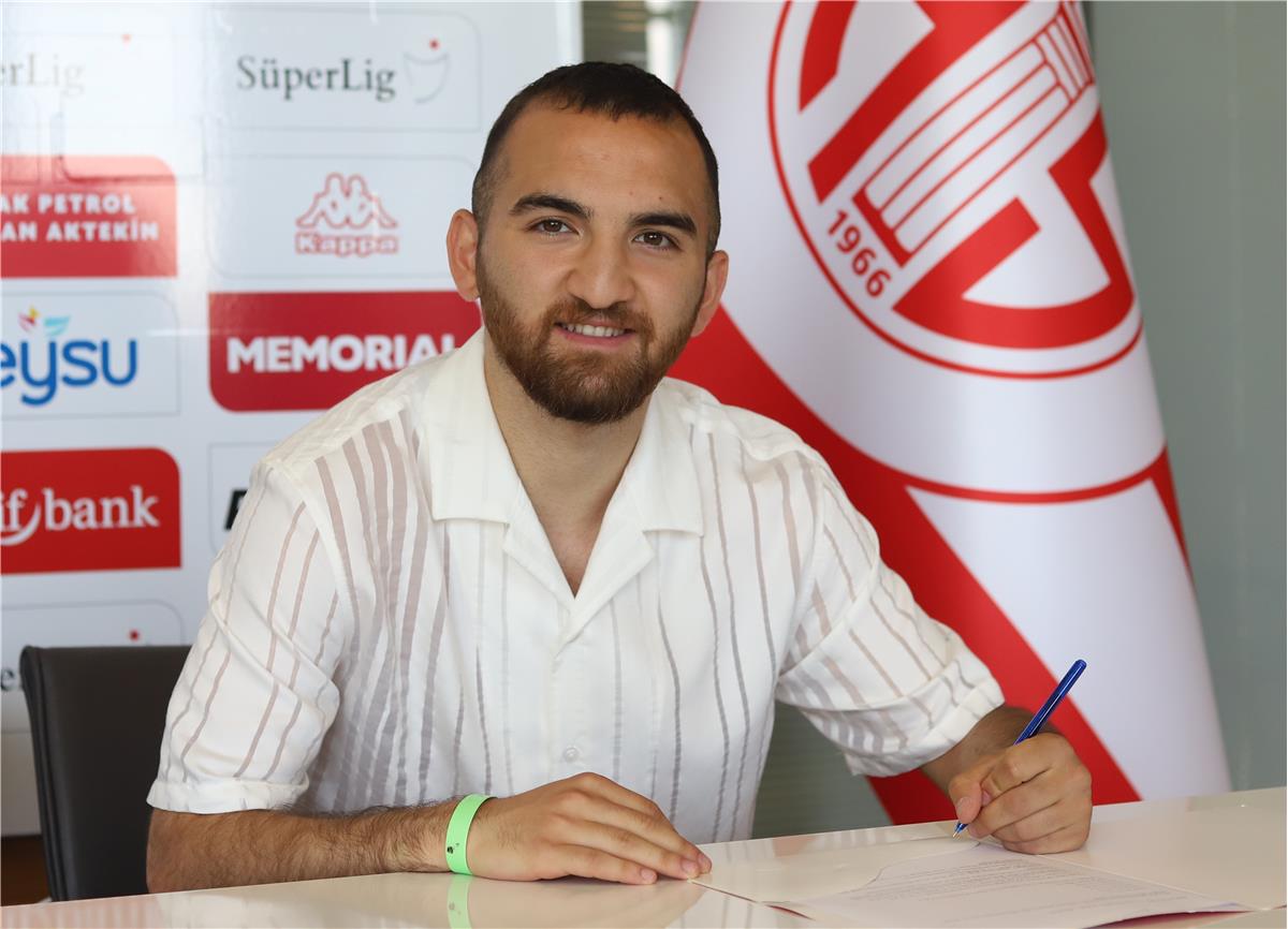 Erkan Eyibil 5 Yıllık İmza Attı