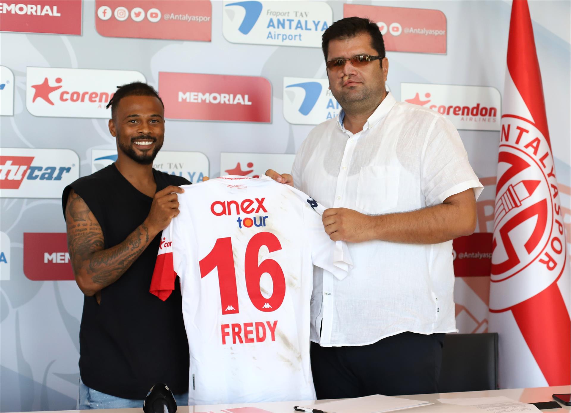Fredy Ribeiro ile 3+1 yıl daha