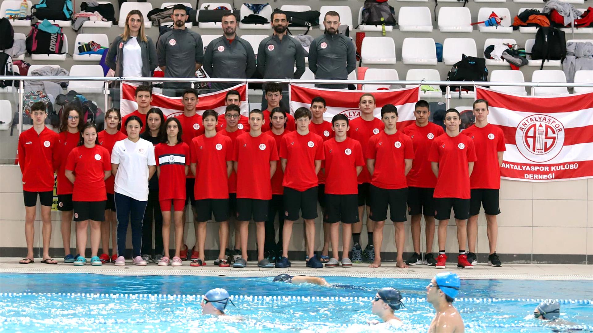Yüzme Takımımız Sezonu Antalya’da Açtı