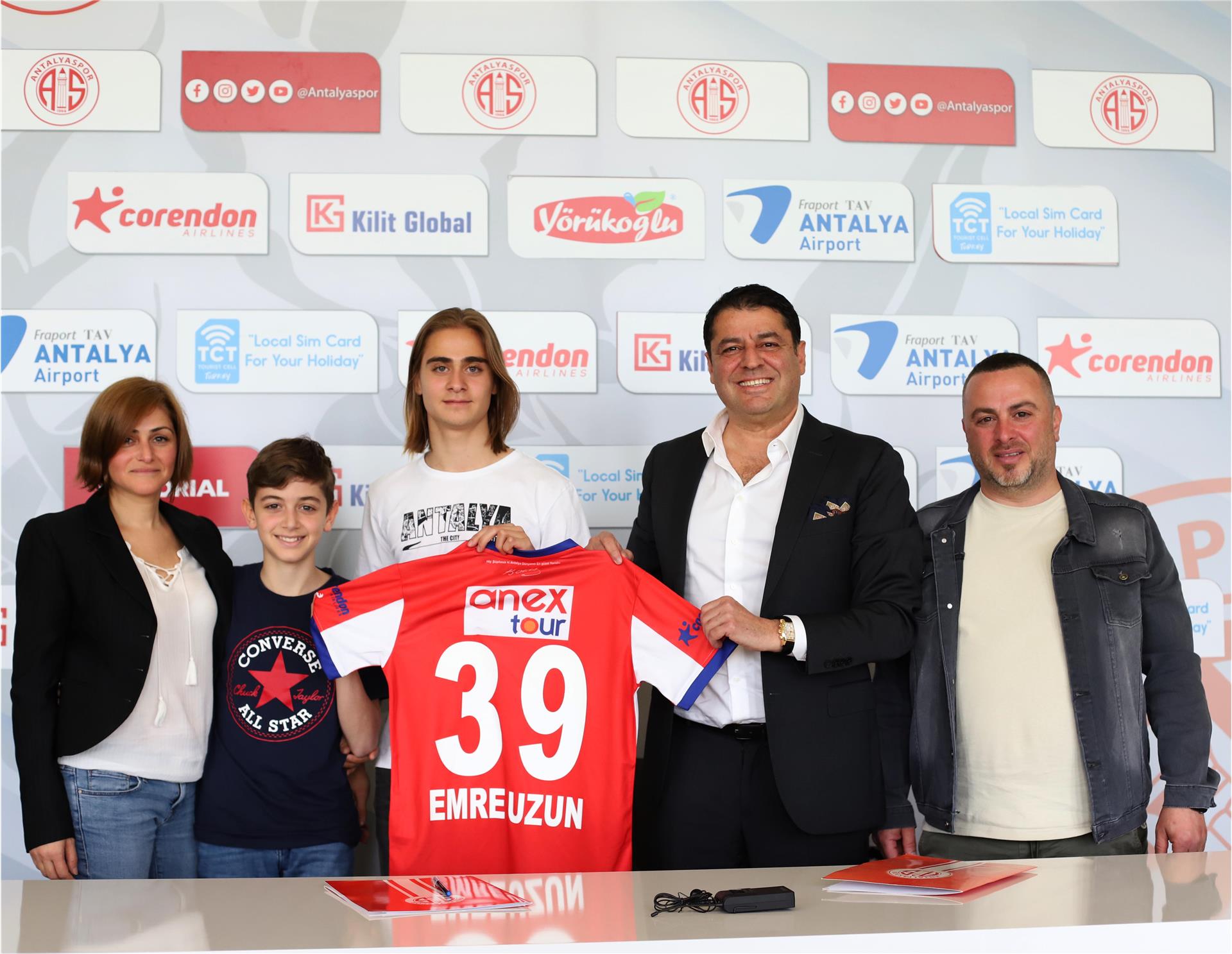 FTA Antalyaspor’umuz Emre Uzun ile Sözleşme İmzaladı