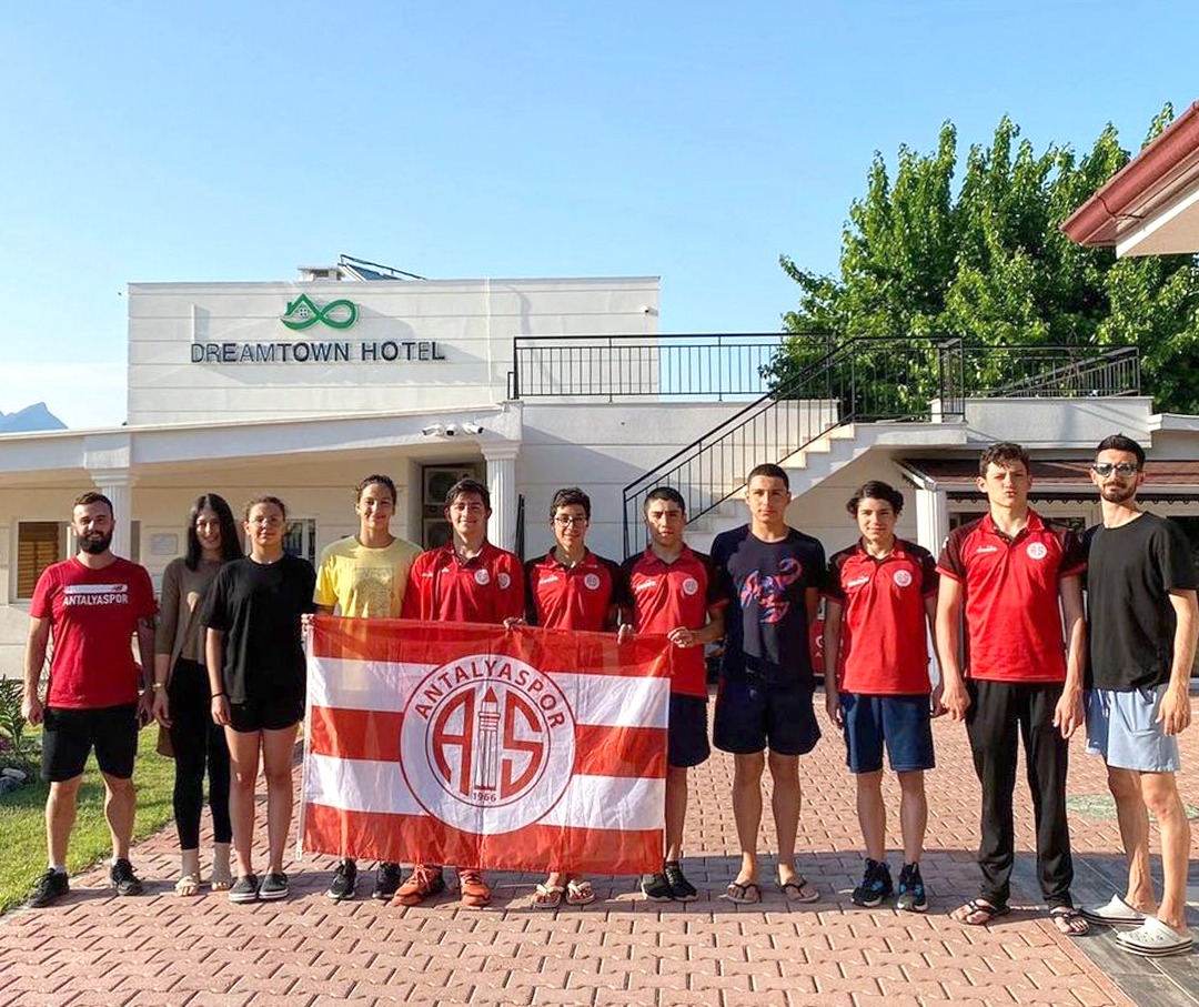 Antalyaspor'lu Yüzücüler Akdeniz’de Zirvede